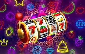 777 games game lobby showing slots and live casino categories